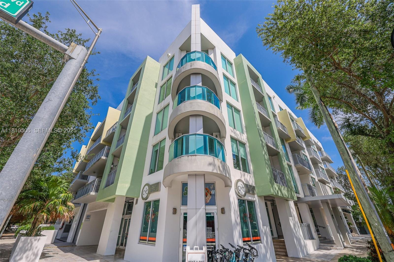 3001 SW 27 Avenue 201, Miami, FL 33133