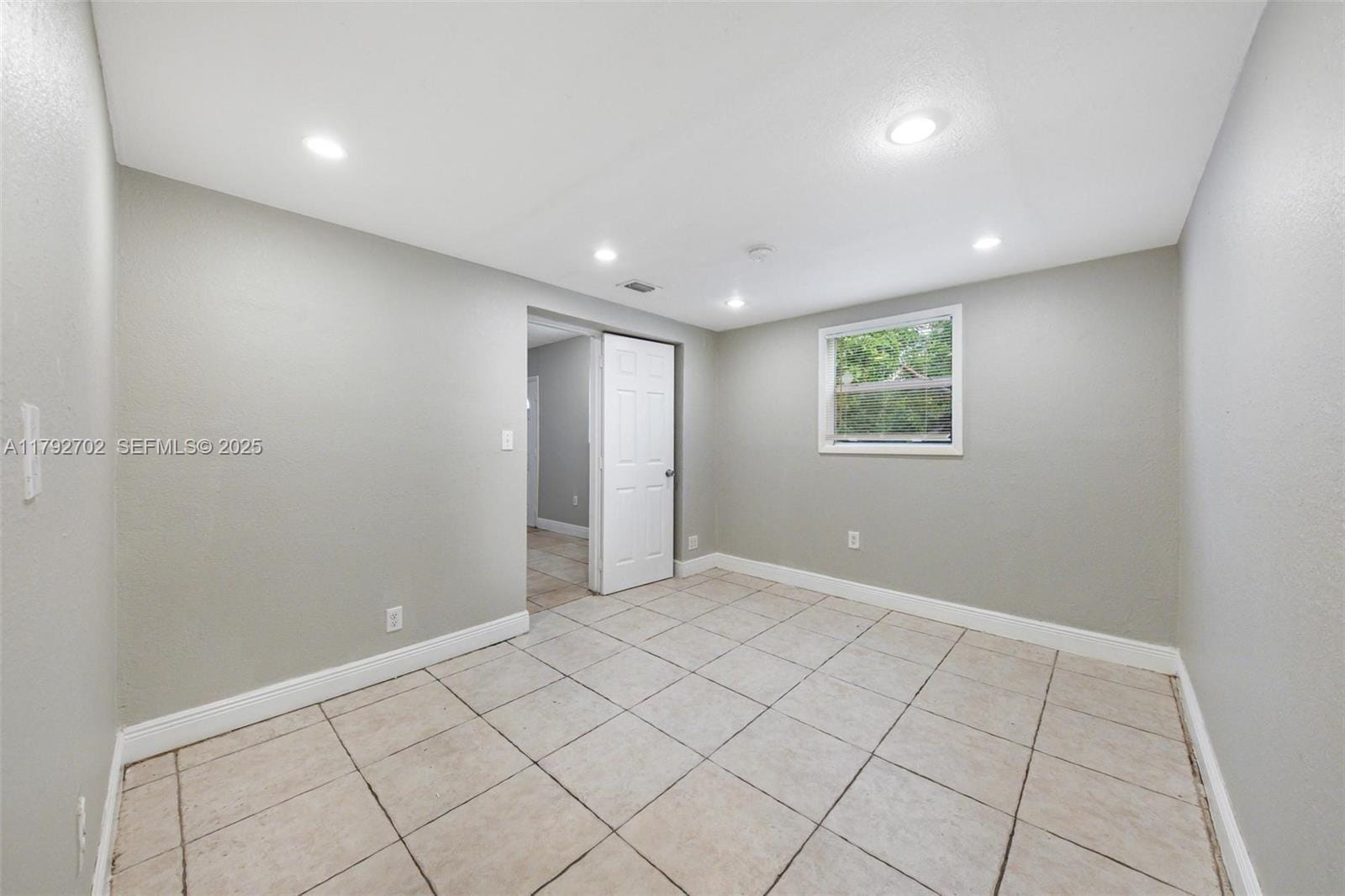 1131 NE 211th Street, Miami, FL 33179 photo 8