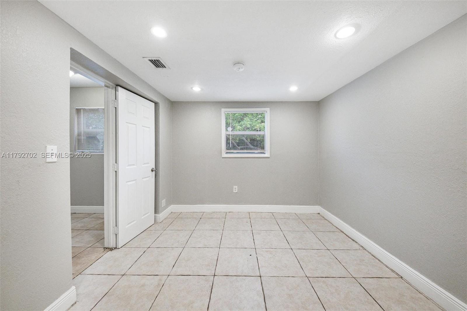 1131 NE 211th Street, Miami, FL 33179 photo 9