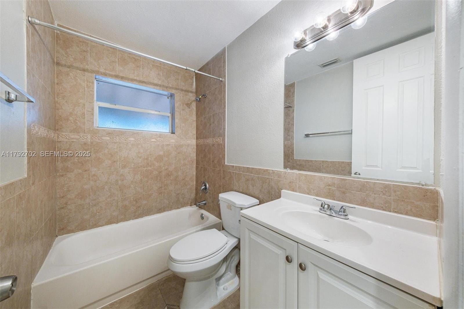 1131 NE 211th Street, Miami, FL 33179 photo 10