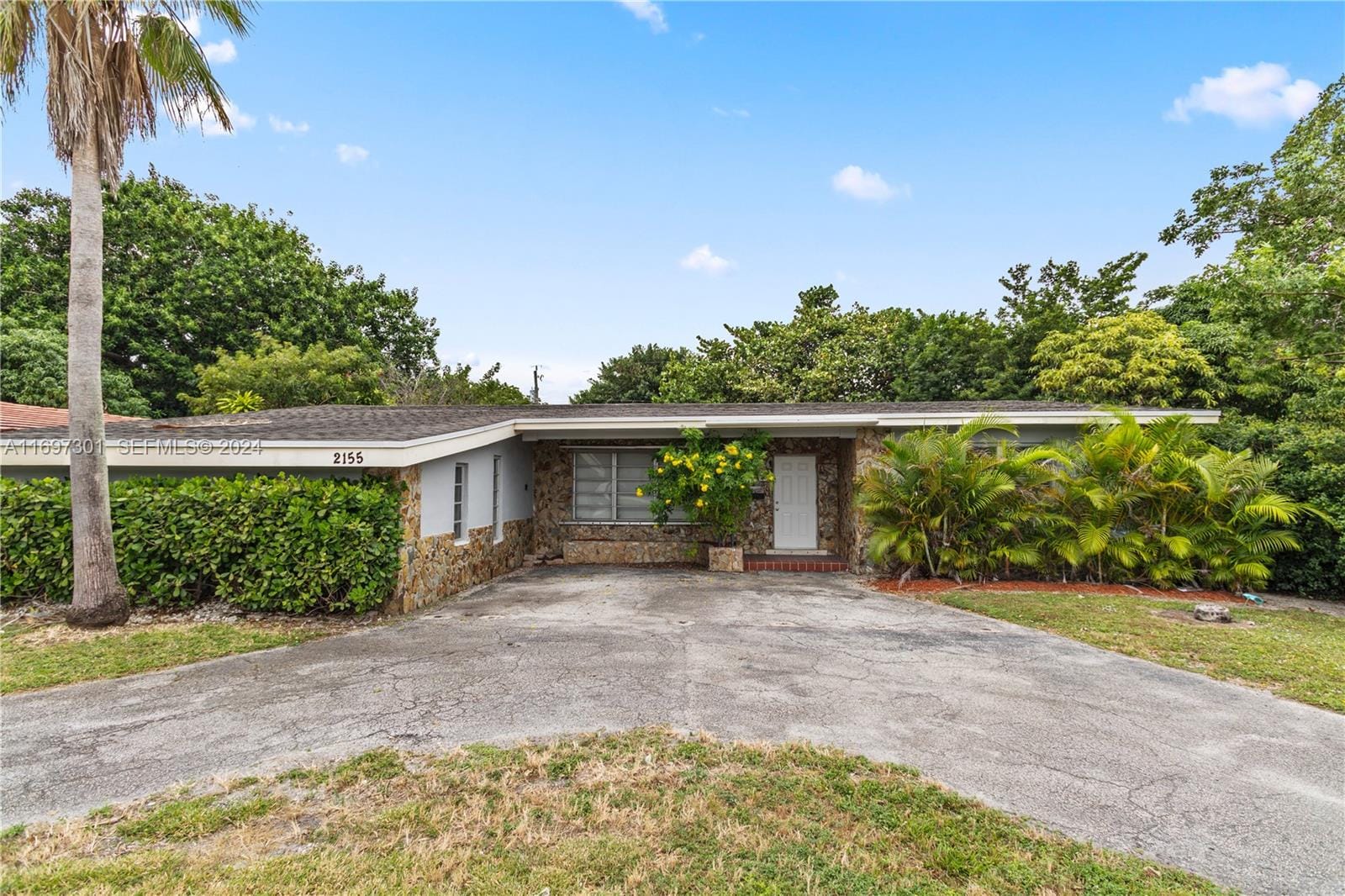 2155 NE Miami Gardens Drive, North Miami Beach, FL 33179