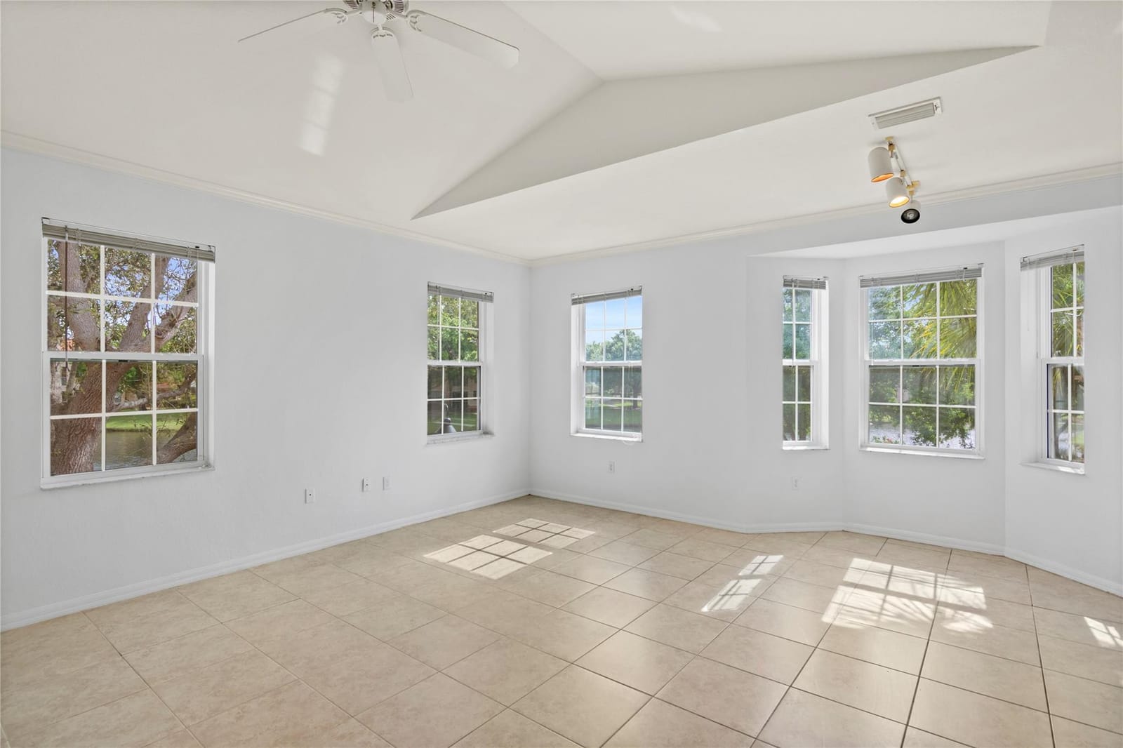 2258 57th Circle 2258, Vero Beach, FL 32966 photo 11