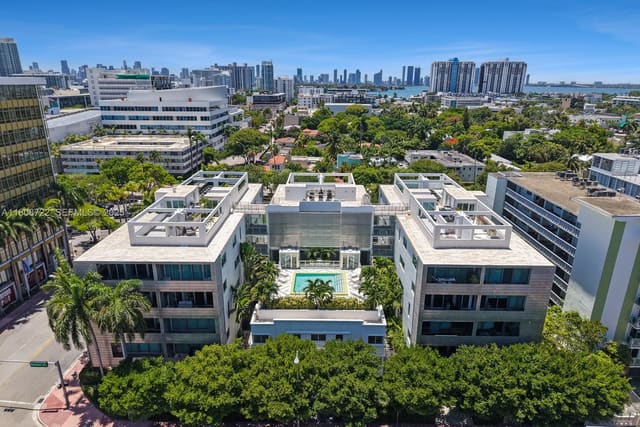 1700 Meridian Avenue 304, sold in Montclair, Miami Beach, FL