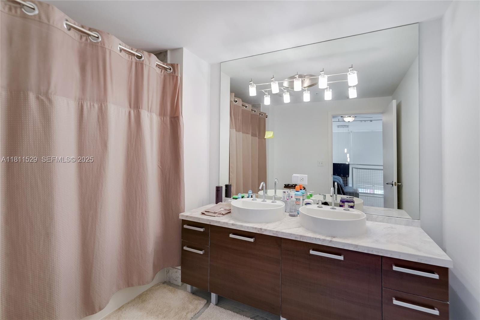 244 Biscayne Boulevard 644 — photo 11