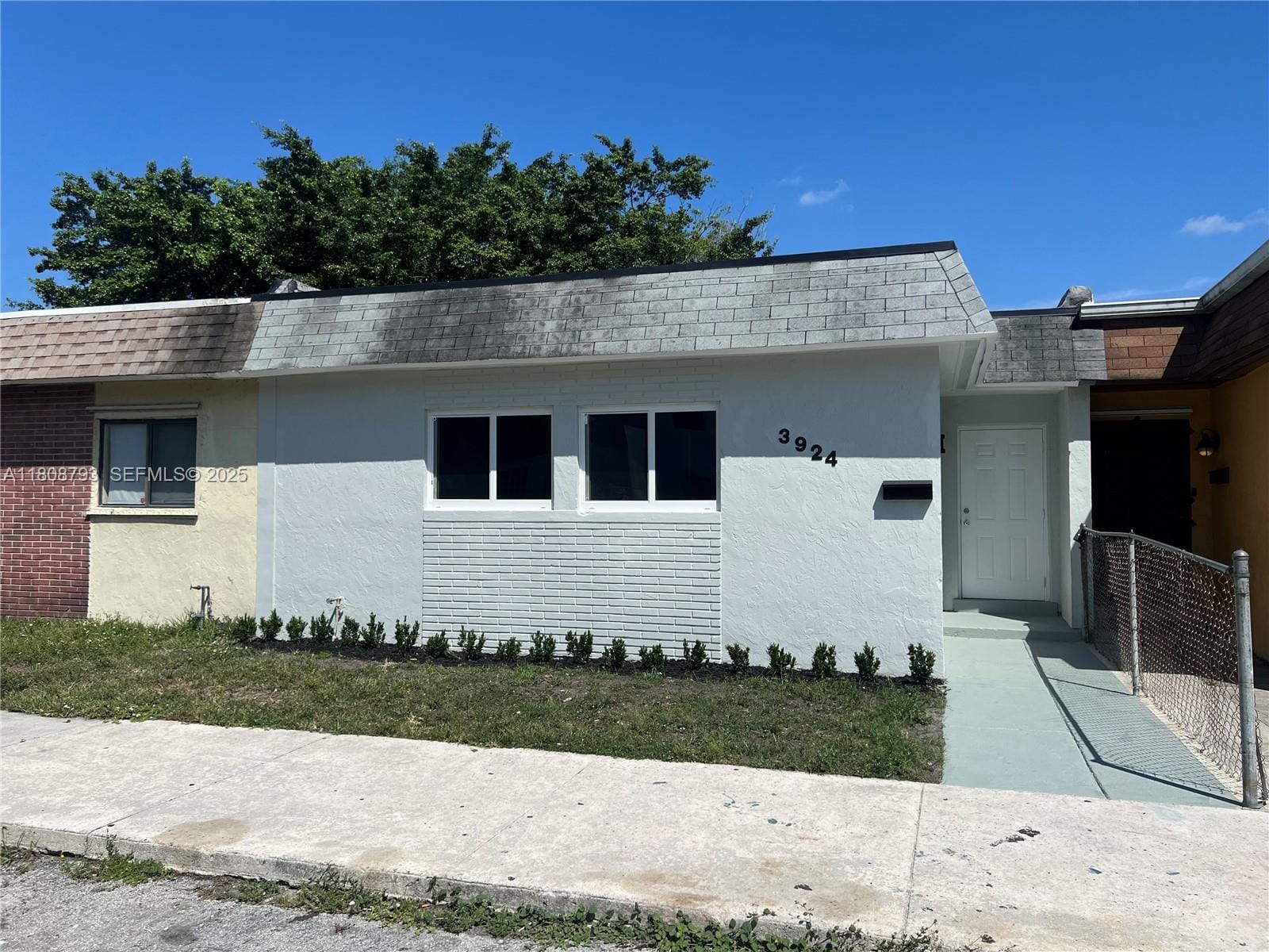 3924 NW 207th St Road, Miami Gardens, FL 33055