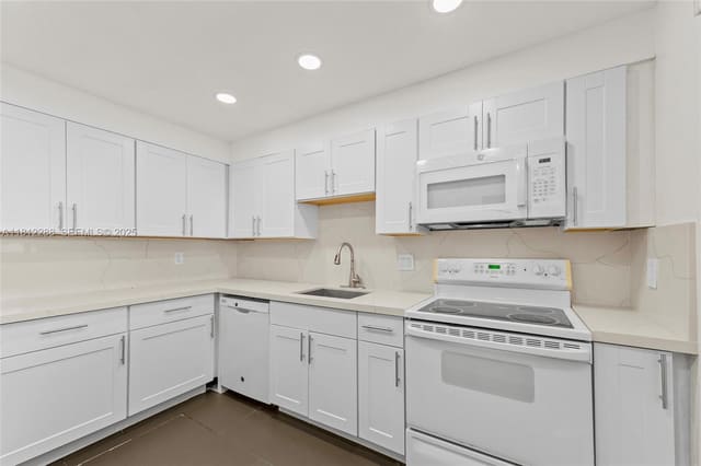 3253 Foxcroft Road G312, sold in Foxcroft Apts Inc Condo, Miramar, FL