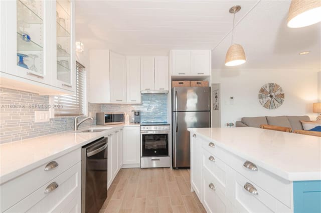 1050 SW 11th Street 20L, Hallandale Beach, FL 33009