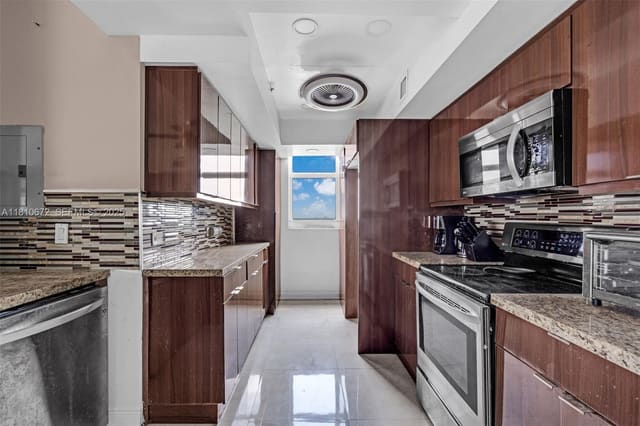 5077 NW 7th Street 1517, Miami, FL 33126