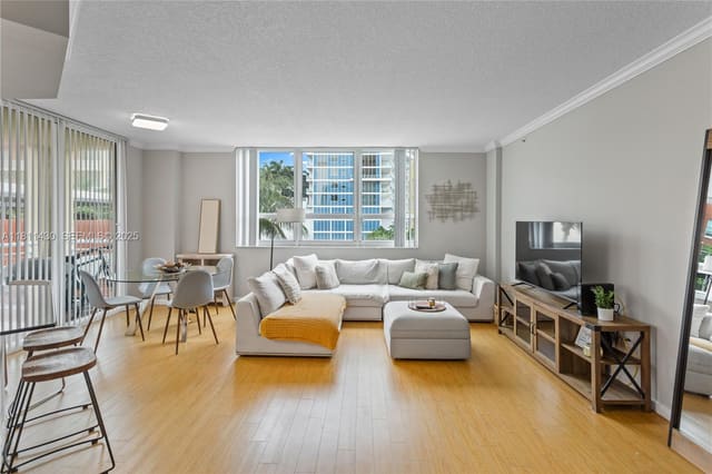 2000 N Bayshore Drive 401, Miami, FL 33137