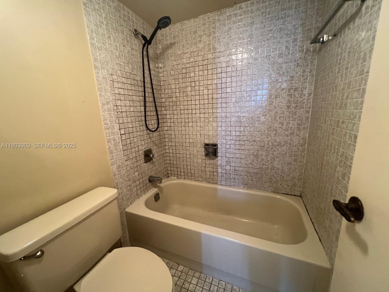 10290 NW 9th St Circle 512, Miami, FL 33172 photo 17