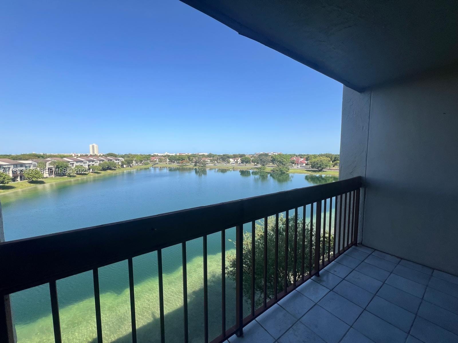 10290 NW 9th St Circle 512, Miami, FL 33172 photo 3