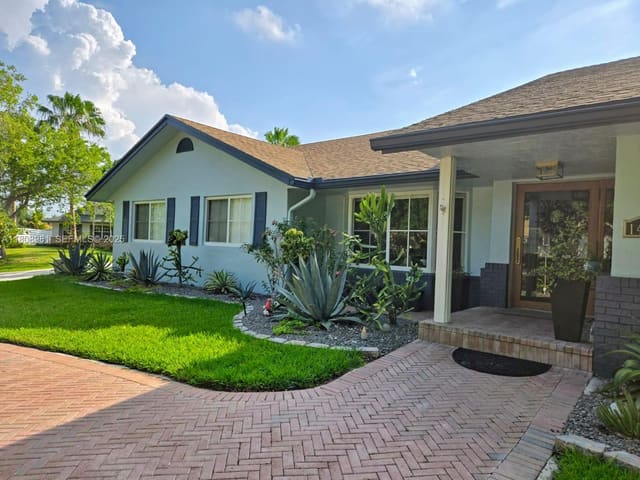14870 SW 152nd Court, Miami, FL 33196