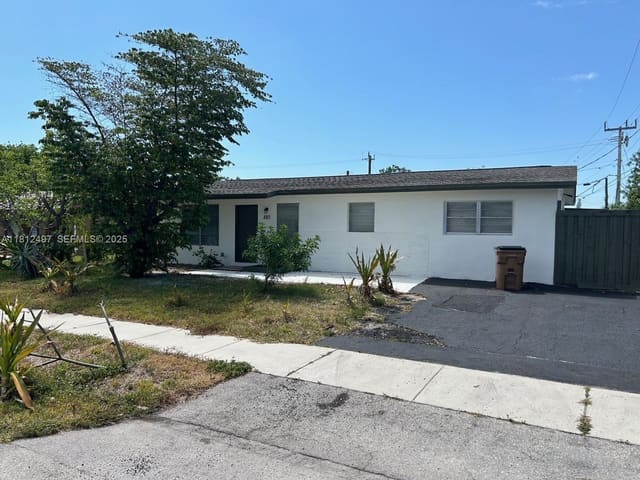 880 NE 49th Street, sold in Park Ridge, Deerfield Beach, FL