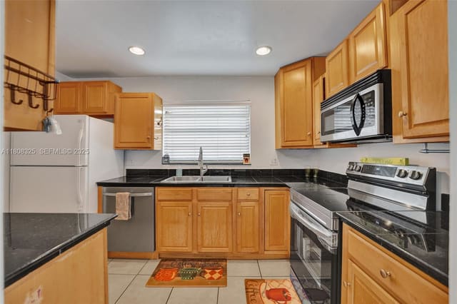1551 NW 92nd Avenue 185, sold in Westview Condominium No T, Pembroke Pines, FL