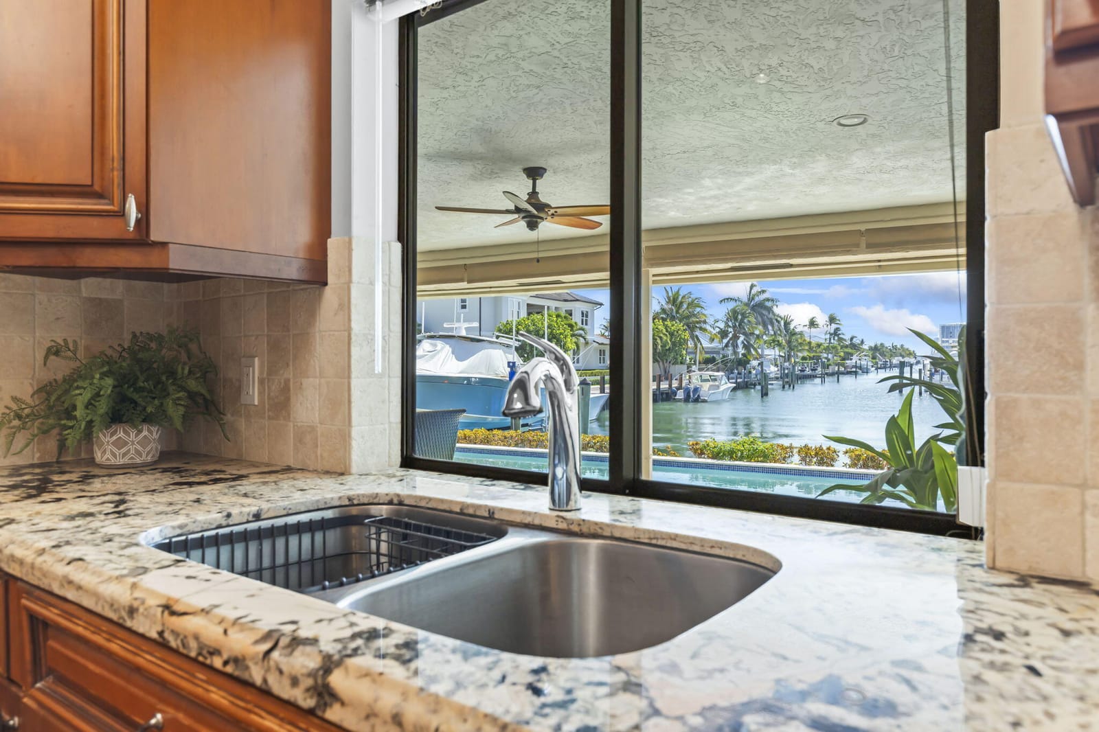 3819 N Ocean Drive, Singer Island, FL 33404 photo 23