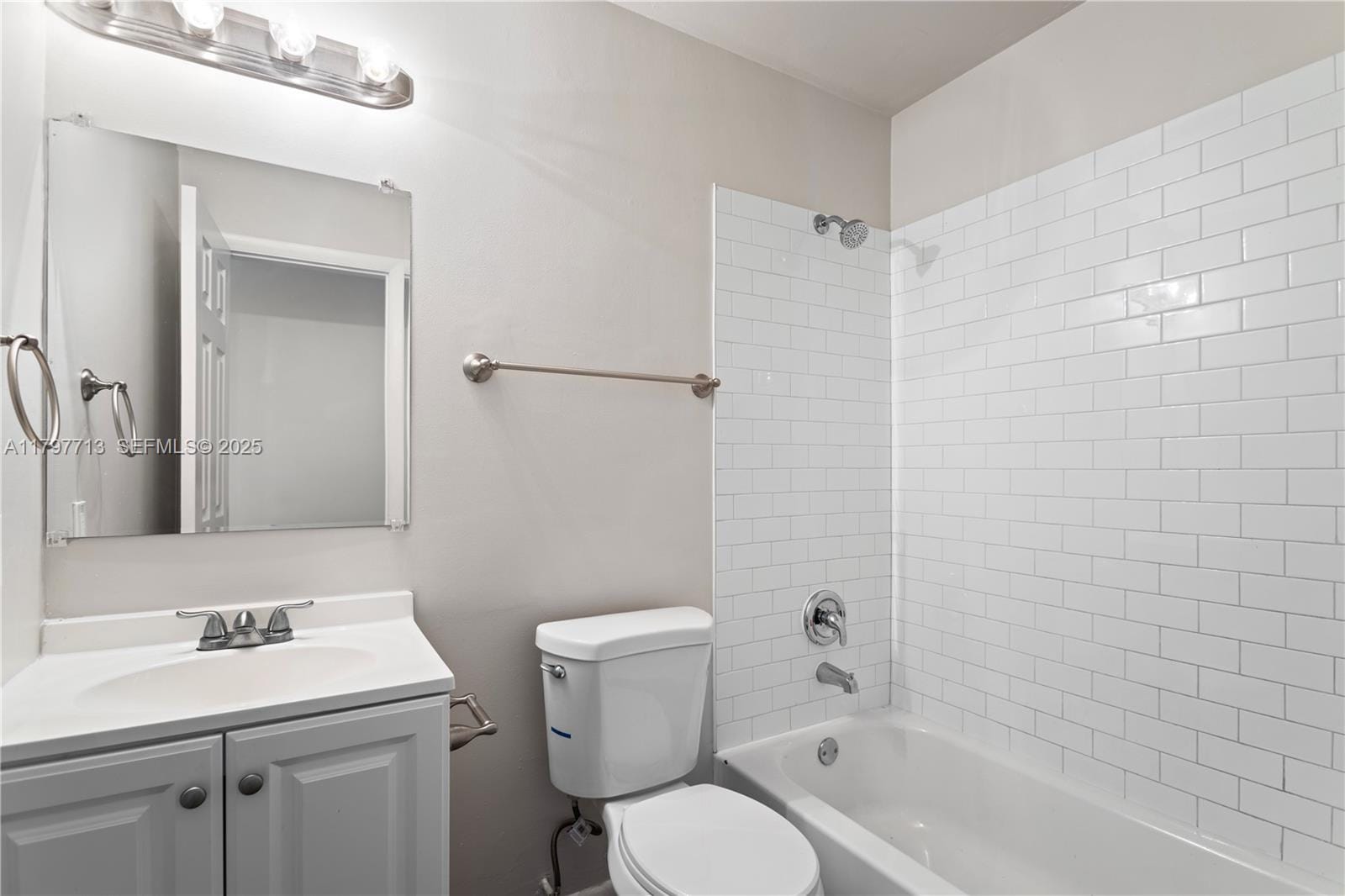 1732 N 16th N Avenue — photo 8