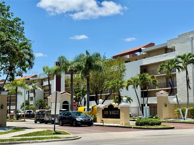 8810 Fontainebleau Boulevard 318, sold in San Marco, Boynton Beach, FL