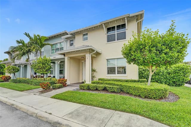 4810 Eucalyptus Drive 1, Hollywood, FL 33021