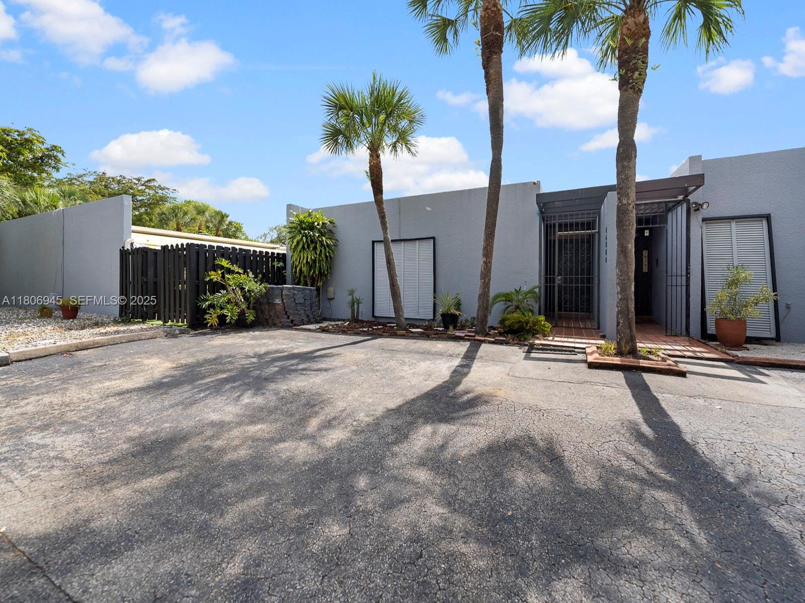 16380 Briar Patch Place, Miami Lakes, FL 33014