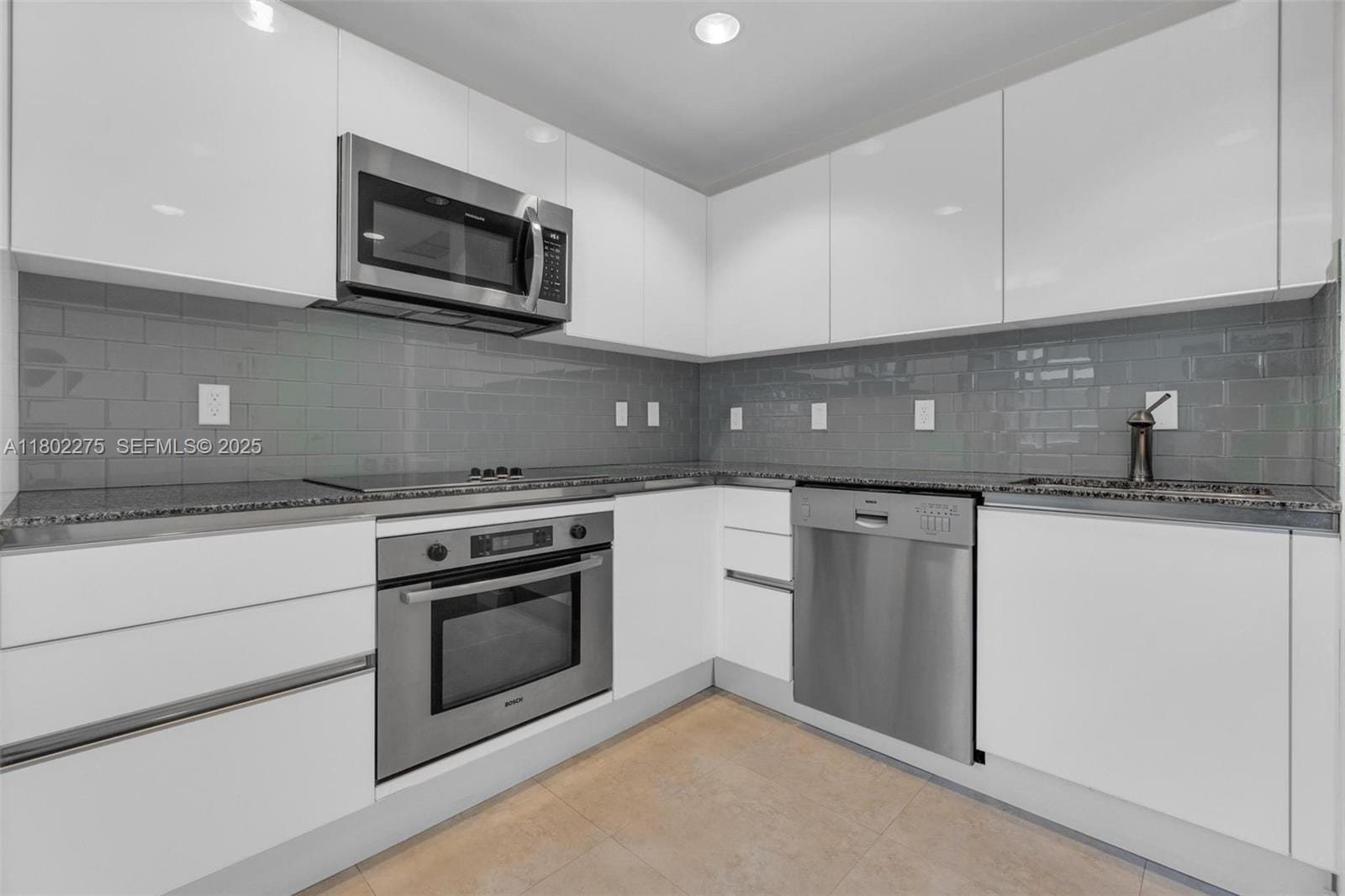 1060 Brickell Avenue 615, Miami, FL 33131 photo 6
