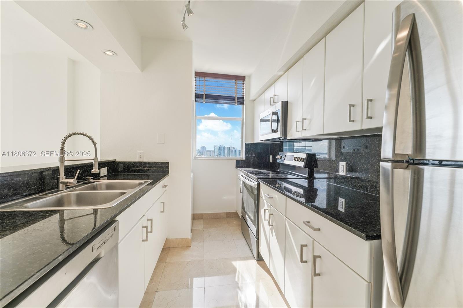 1625 Kennedy Causeway PH106, North Bay Village, FL 33141 photo 4