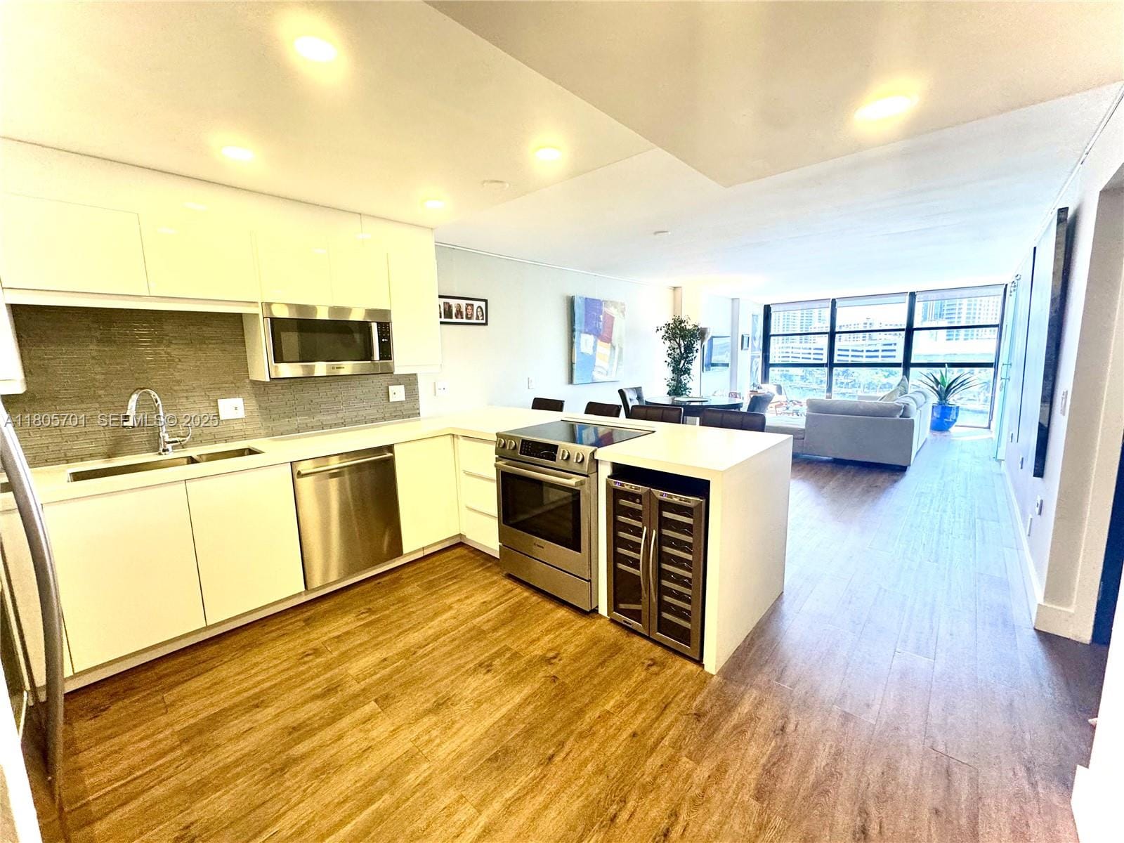 200 Leslie Drive 817, Hallandale Beach, FL 33009 photo 4