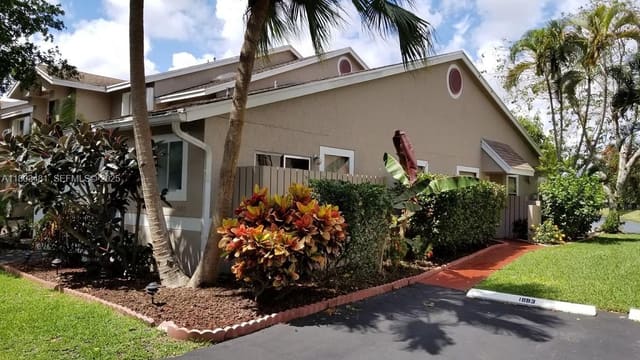 1993 E Discovery E Circle, sold in Coral Point North, Deerfield Beach, FL