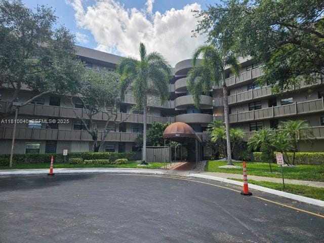 900 Colony Point Circle 505, Pembroke Pines, FL 33026