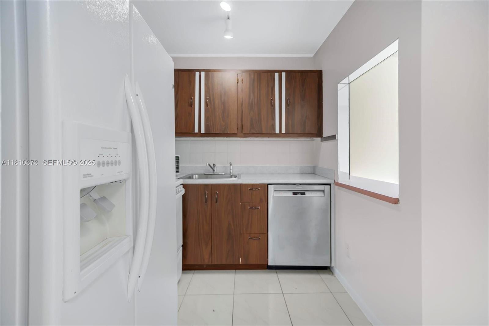 210 172nd Street 438, Sunny Isles Beach, FL 33160 photo 2