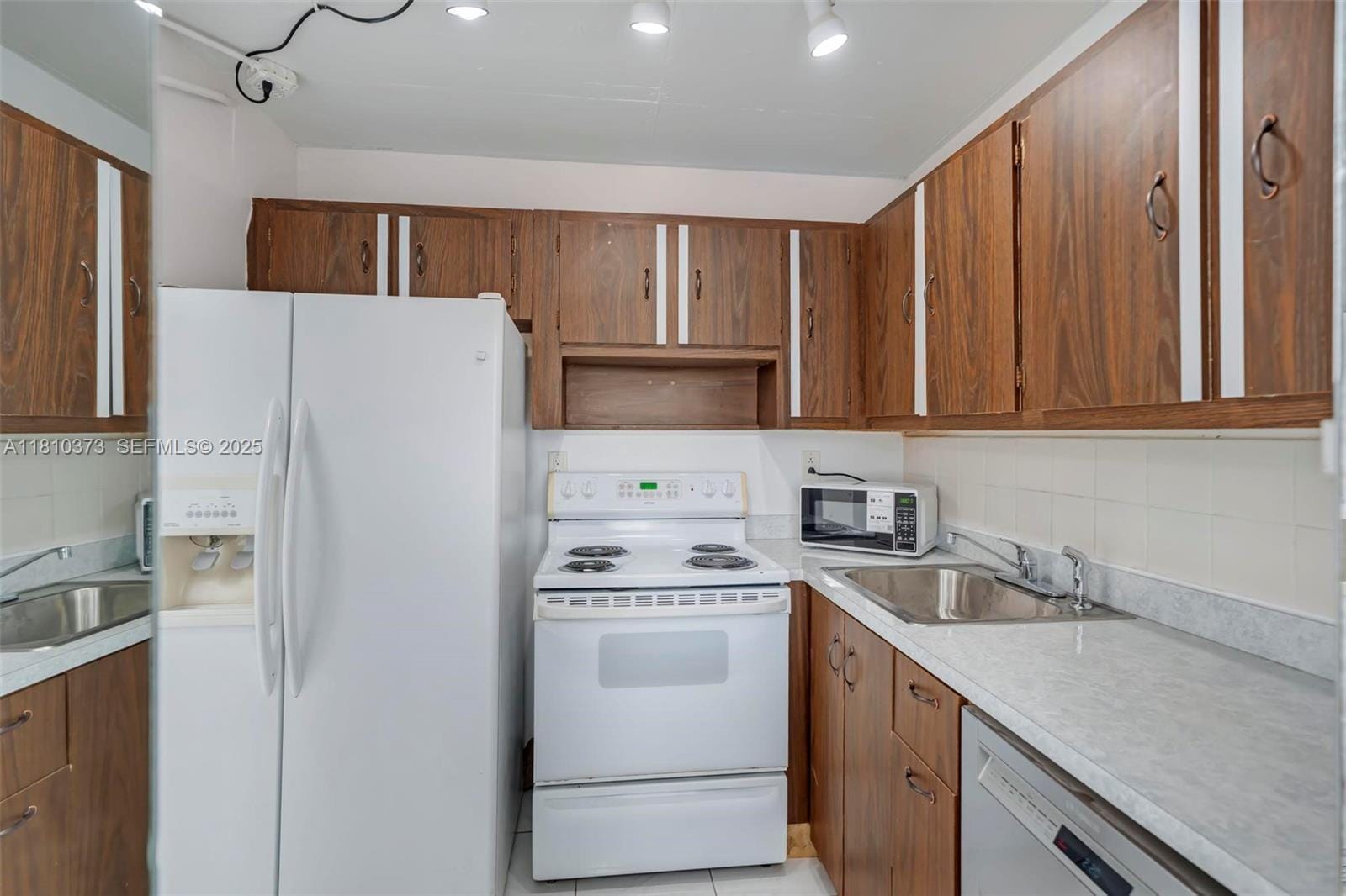 210 172nd Street 438, Sunny Isles Beach, FL 33160 photo 4