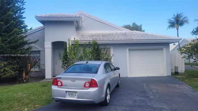 6151 SW 115th Avenue, Miami, FL 33173