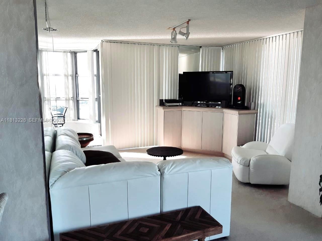 3530 Mystic Pointe Drive 3001 — photo 9