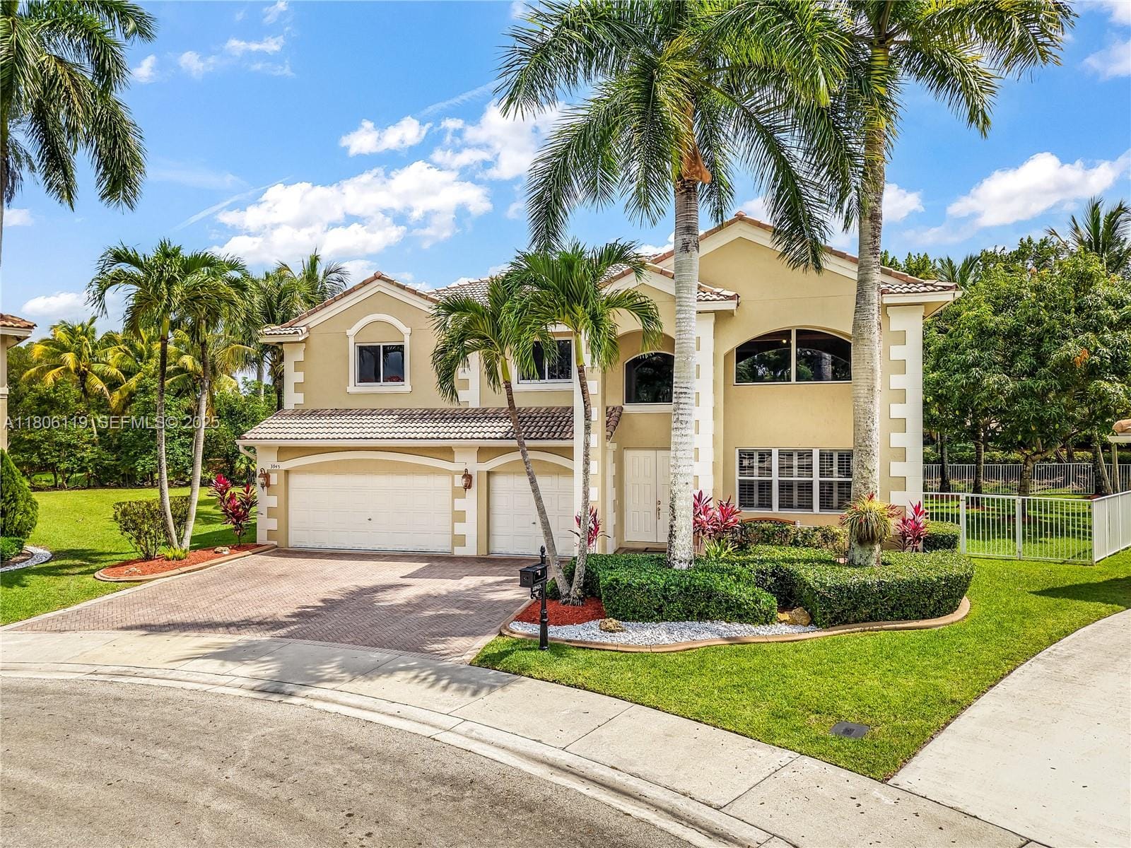 3945 Heron Ridge Lane, Weston, FL 33331