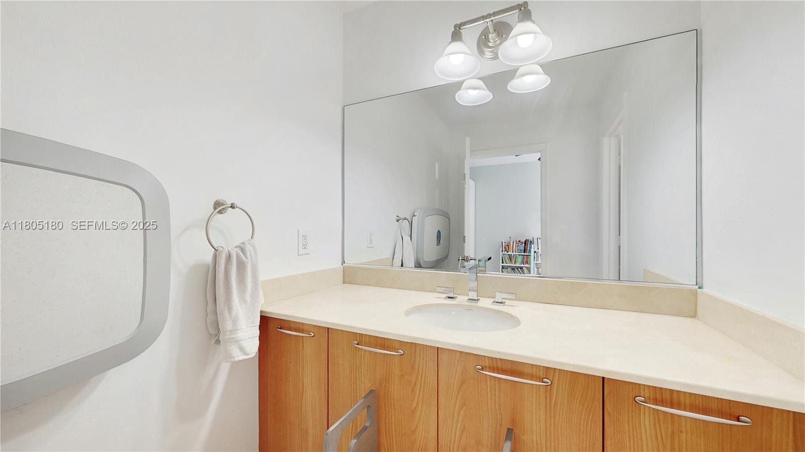 931 SW 11th Street H-1, Miami, FL 33129 photo 22