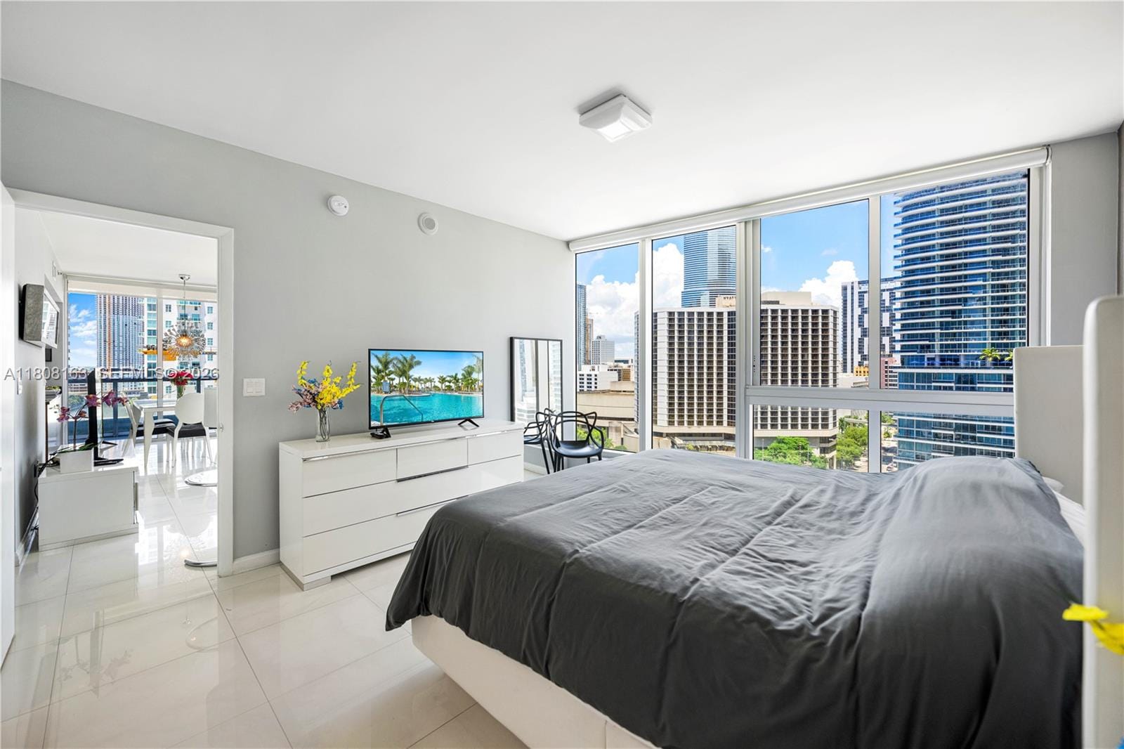 485 Brickell Avenue 1604 — photo 9