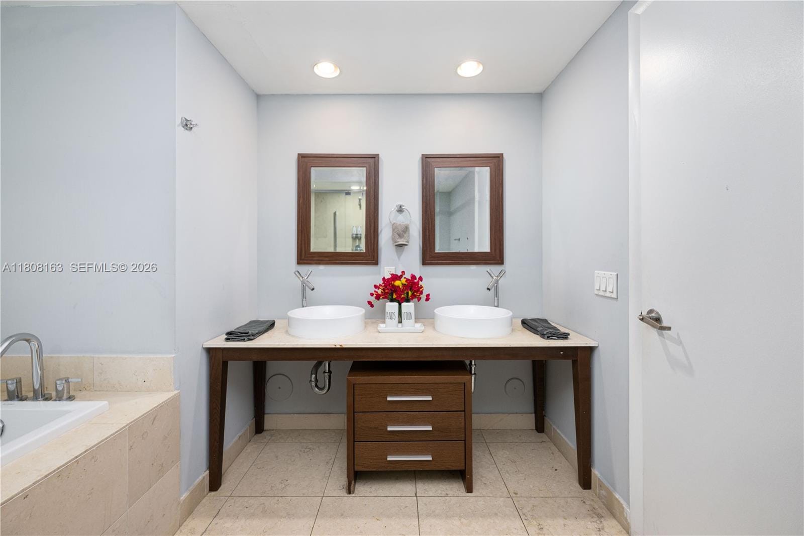 485 Brickell Avenue 1604 — photo 10