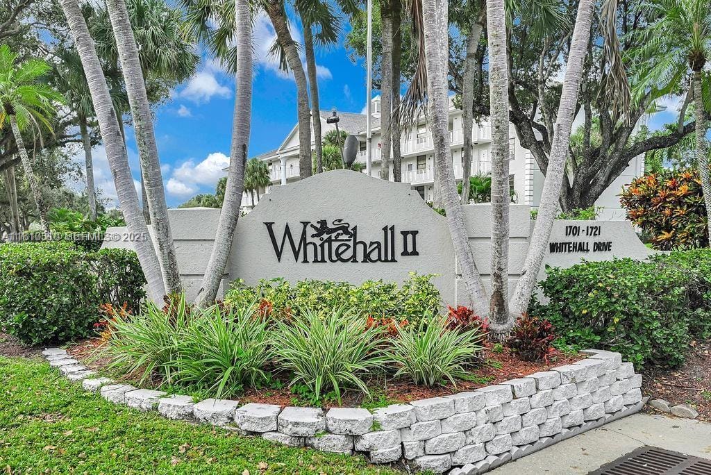 1709 Whitehall Drive 401, Davie, FL 33324