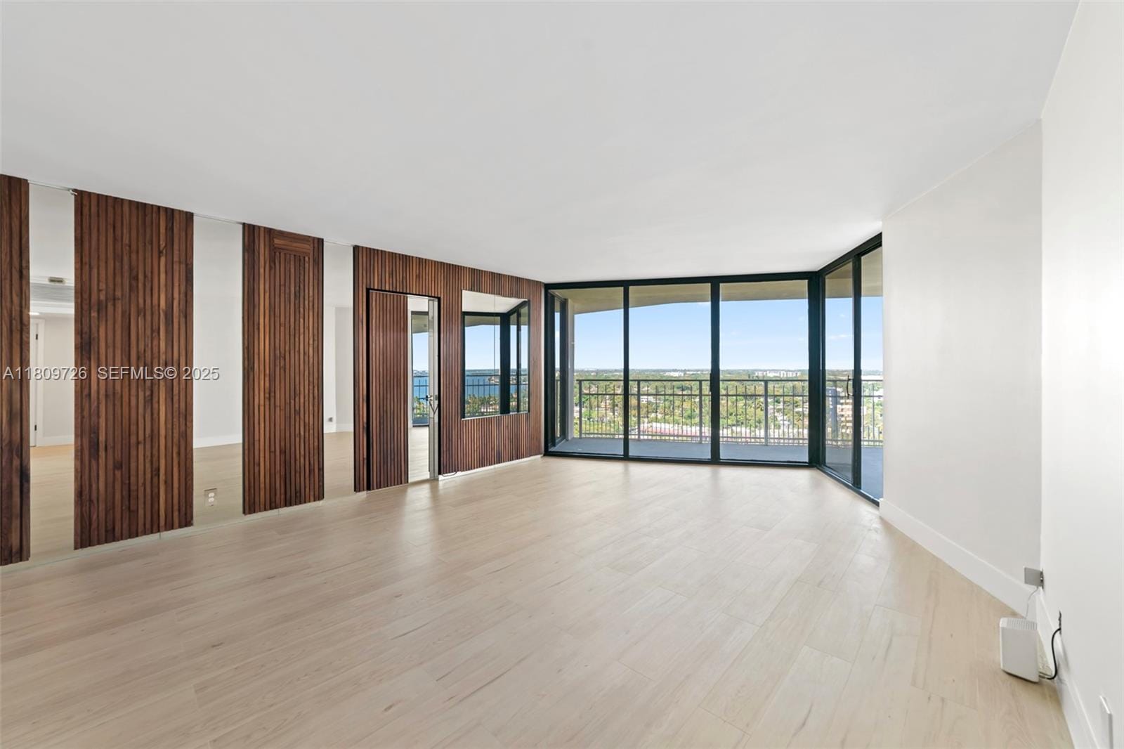 1000 Quayside Terrace 1909, Miami, FL 33138 photo 2