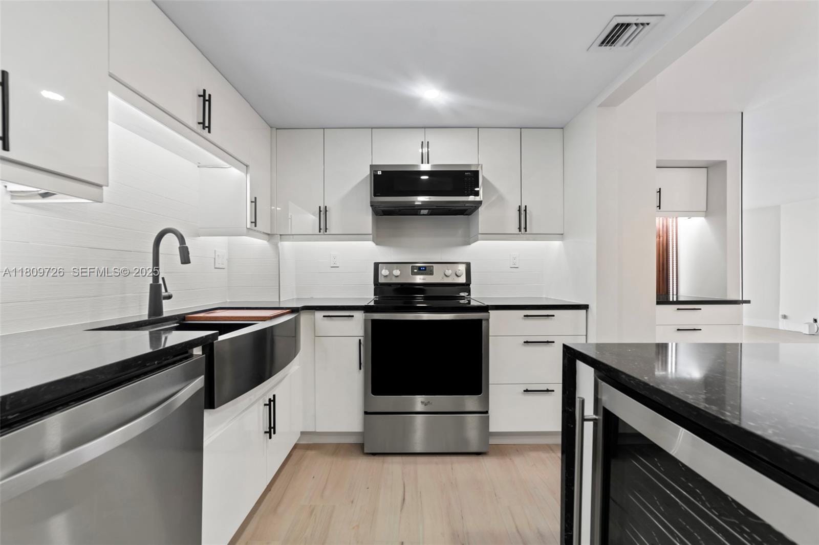 1000 Quayside Terrace 1909, Miami, FL 33138 photo 9