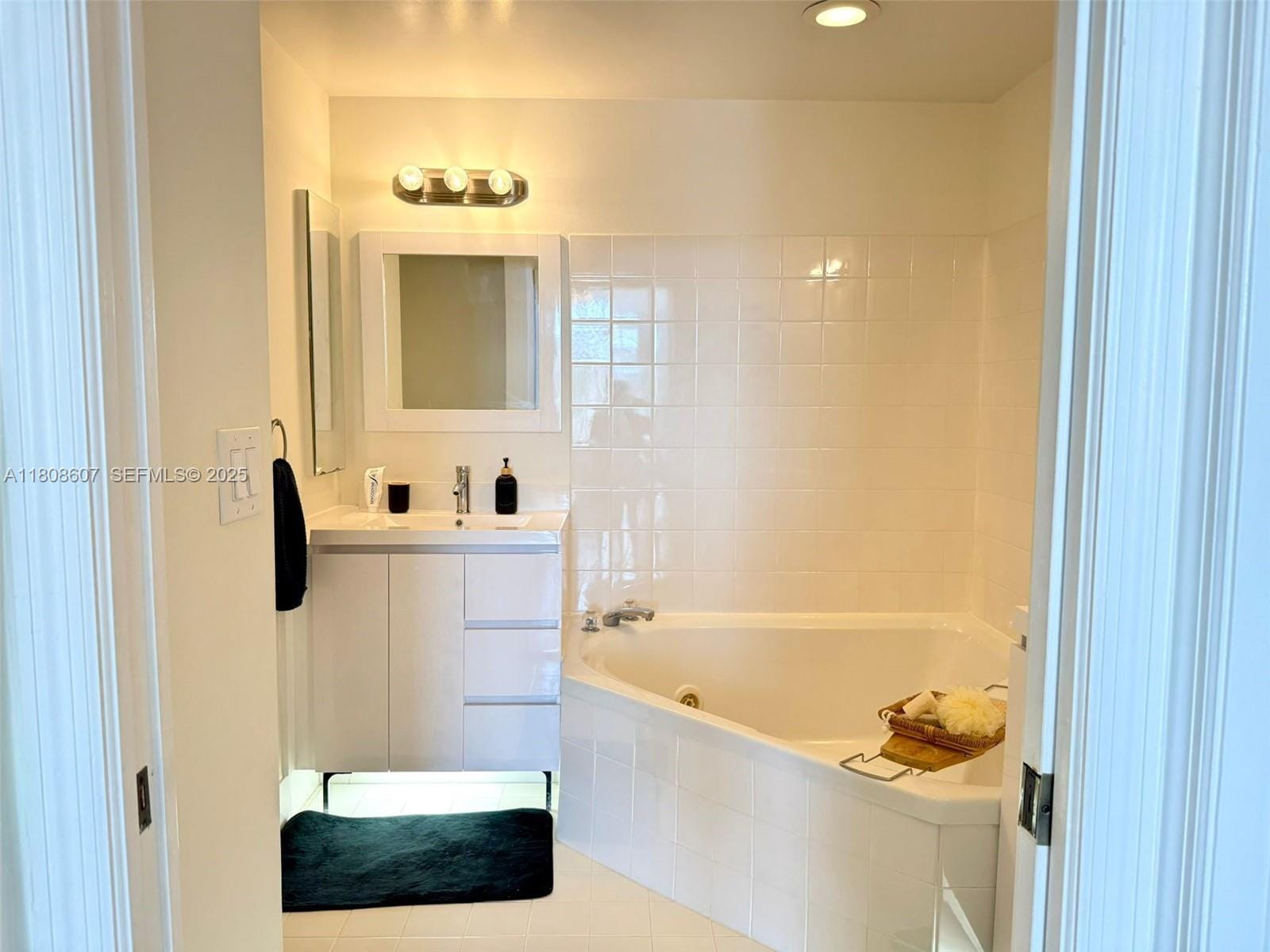 9725 NW 52nd Street 421, Doral, FL 33178 photo 27
