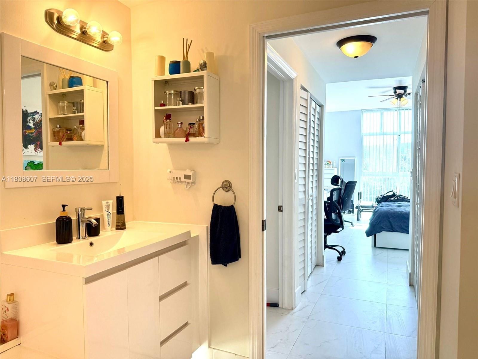 9725 NW 52nd Street 421, Doral, FL 33178 photo 30
