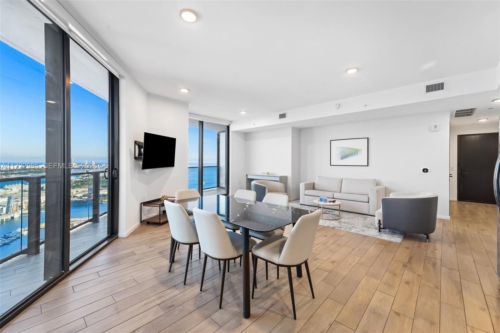 398 NE 5th Street 3209, Miami, FL 33132 photo 13
