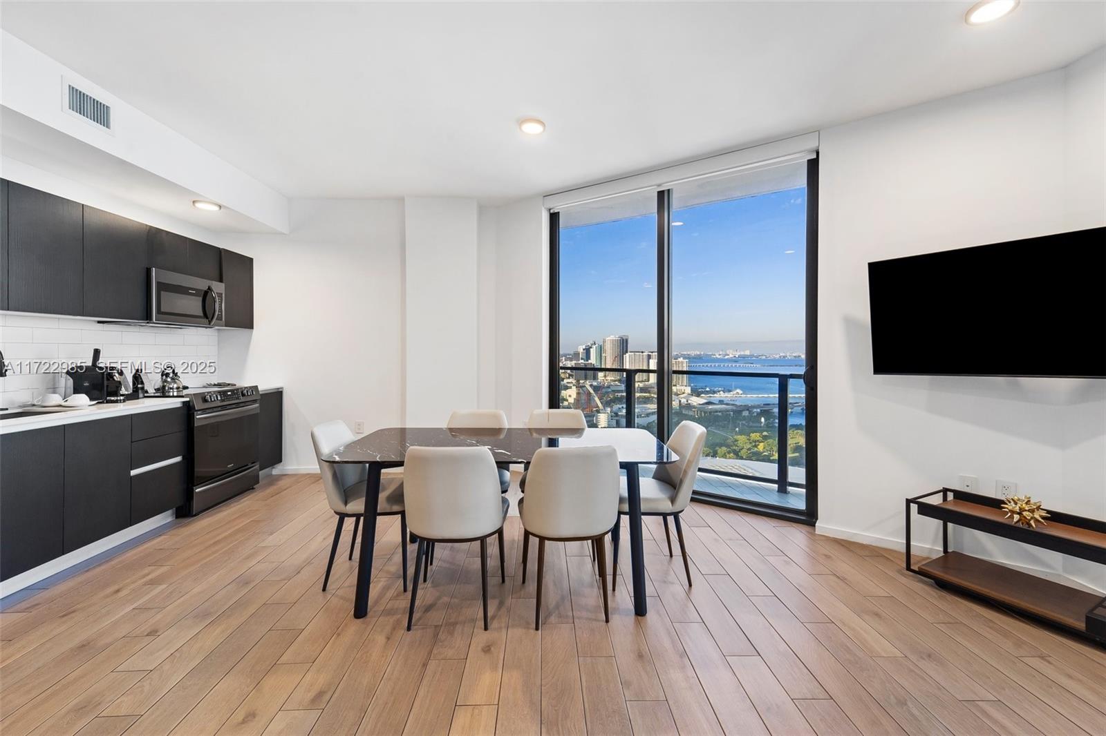398 NE 5th Street 3209, Miami, FL 33132 photo 18
