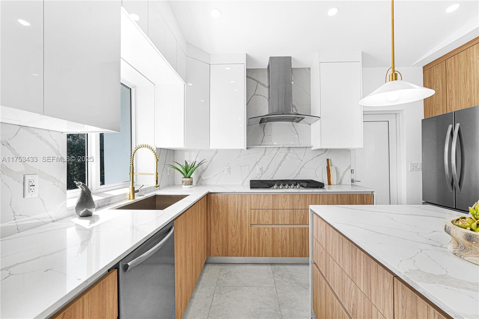 745 W 51st Street, Miami Beach, FL 33140 photo 2