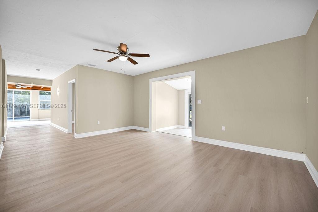 12135 NE 10th Avenue — photo 8
