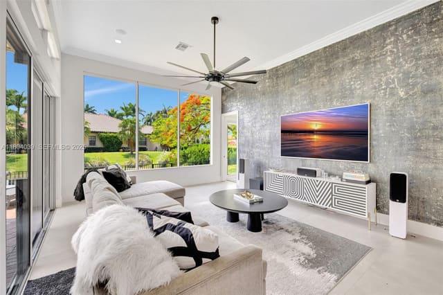 10881 Hawks Vista Street, Plantation, FL 33324