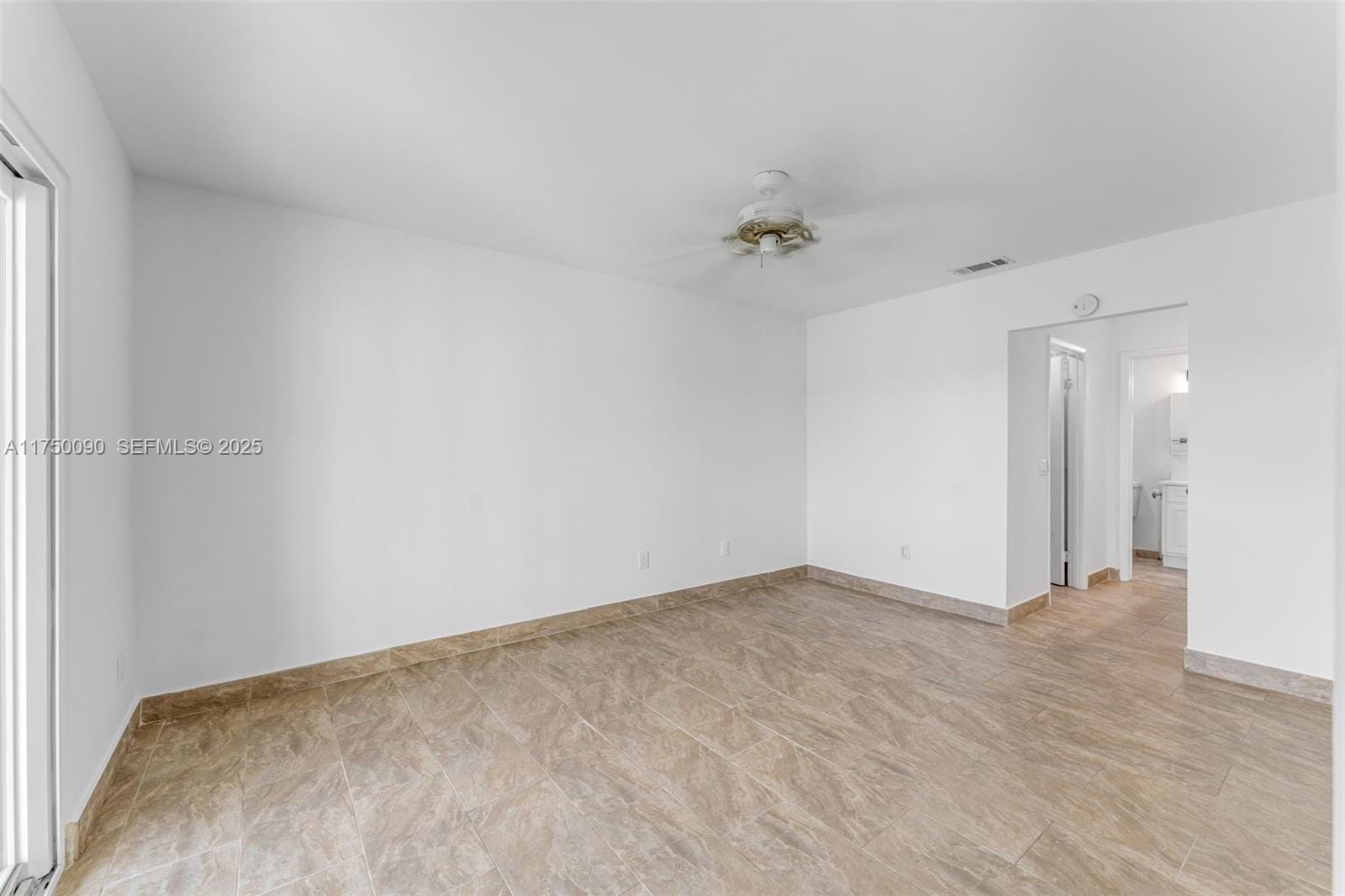 1303 S Liberty Avenue 1303I — photo 8