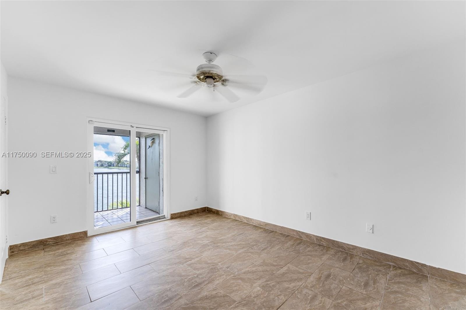 1303 S Liberty Avenue 1303I — photo 9