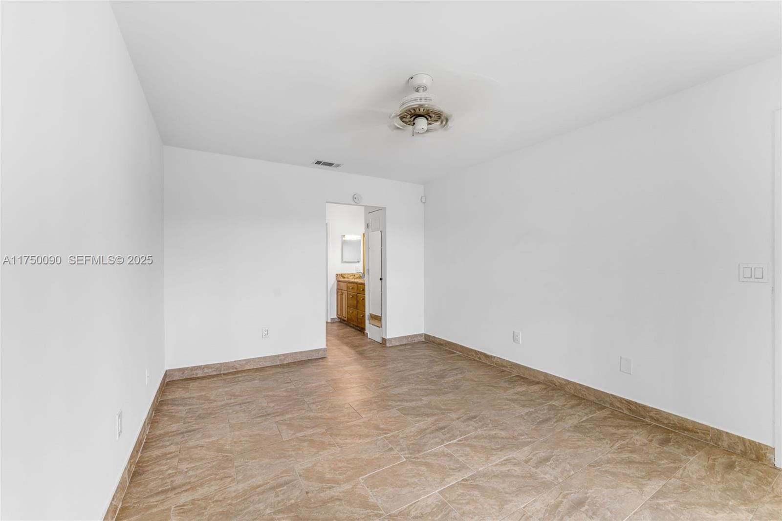 1303 S Liberty Avenue 1303I — photo 10