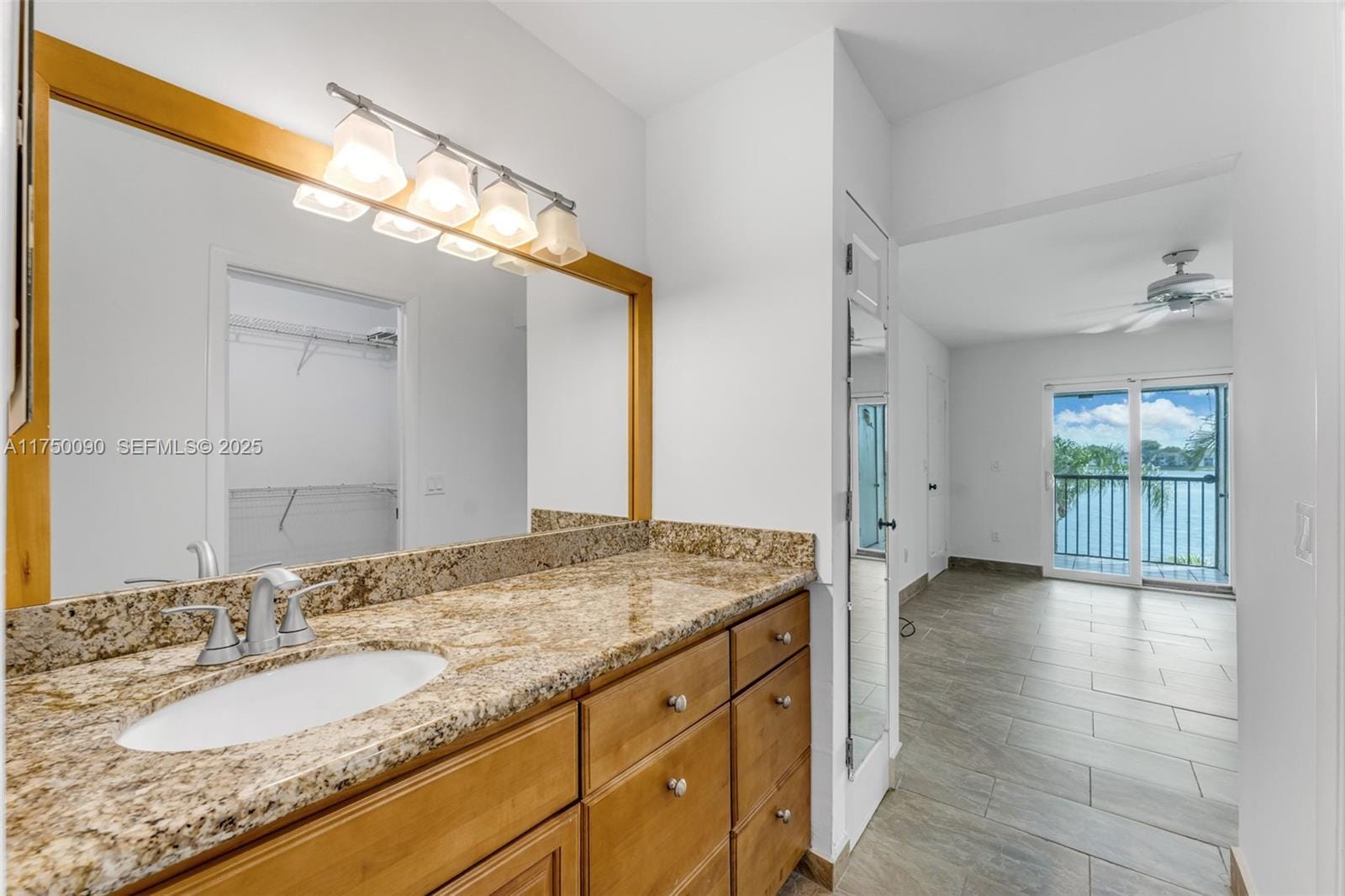 1303 S Liberty Avenue 1303I — photo 12